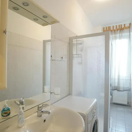 Apartment 2 Bedroom Cozy In
