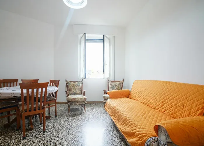 2 Bedroom Cozy In Lägenhet *