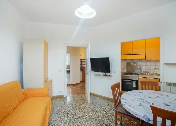 Apartment 2 Bedroom Cozy In Savona